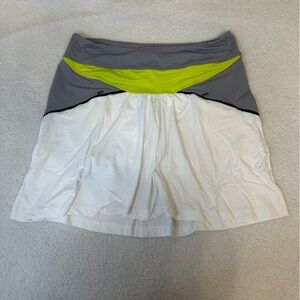 SwingDish golf skort